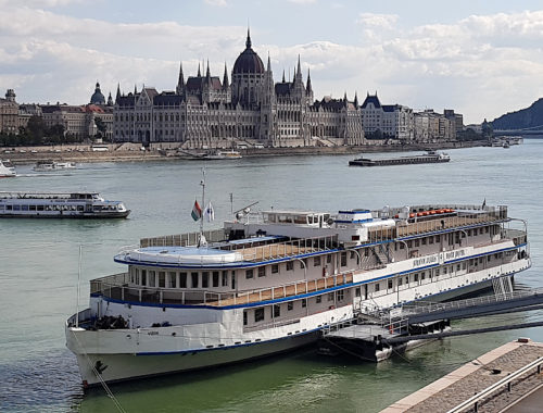 Budapest Parlamentsgebäude & Schiff