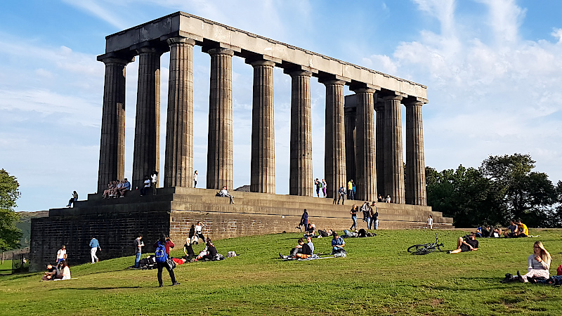 Heißer Edinburgh Tipp - der Calton Hill mit dem National Monument