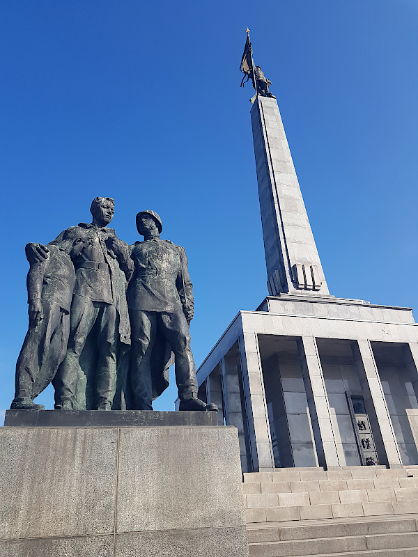 Slavin Soldaten (Trauer)