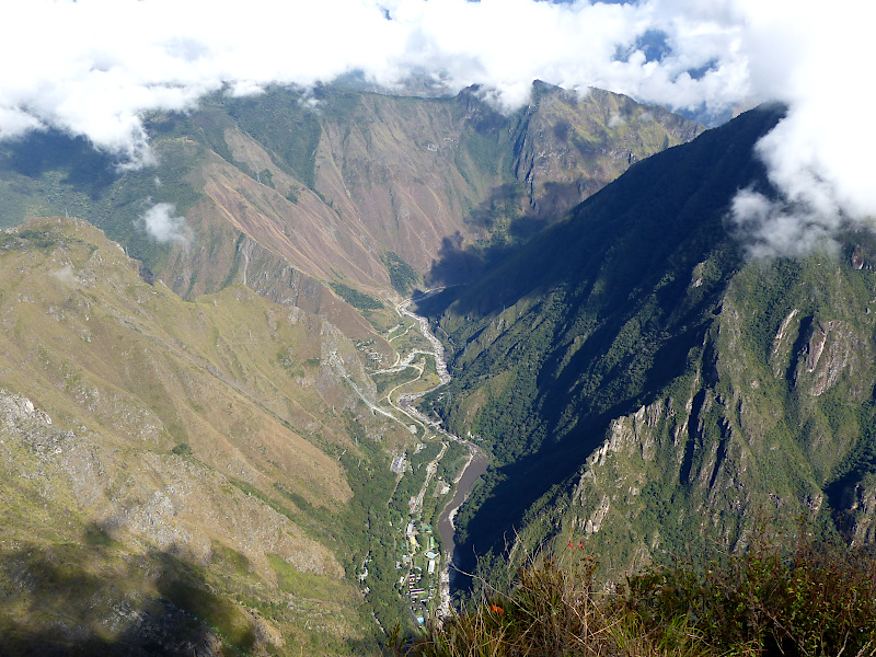 Urubamba-Fluss vom Montana-Gipfel aus