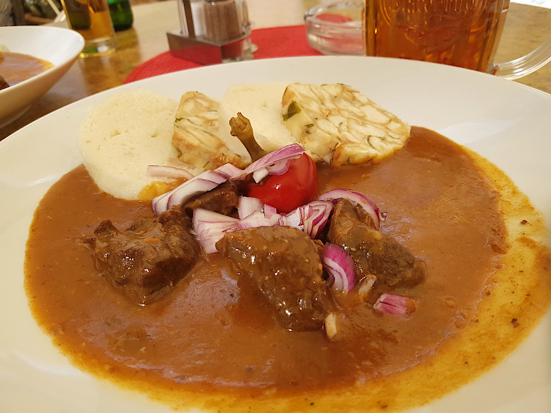 Brno knedliky y gulash