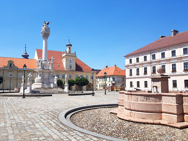 Osijek Denkmal der Heiligen Dreifaltigkeit