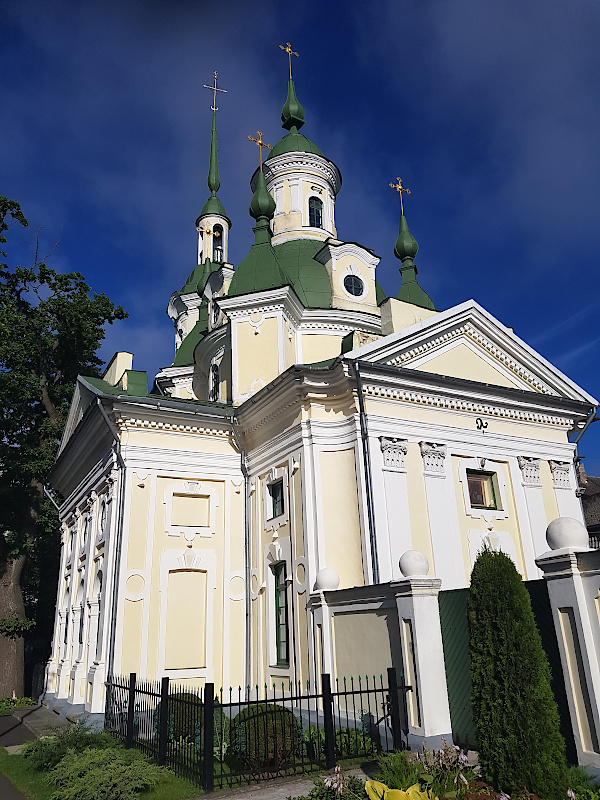 Katharinenkirche als Wahrzeichen der Sommerhauptstadt Estlands