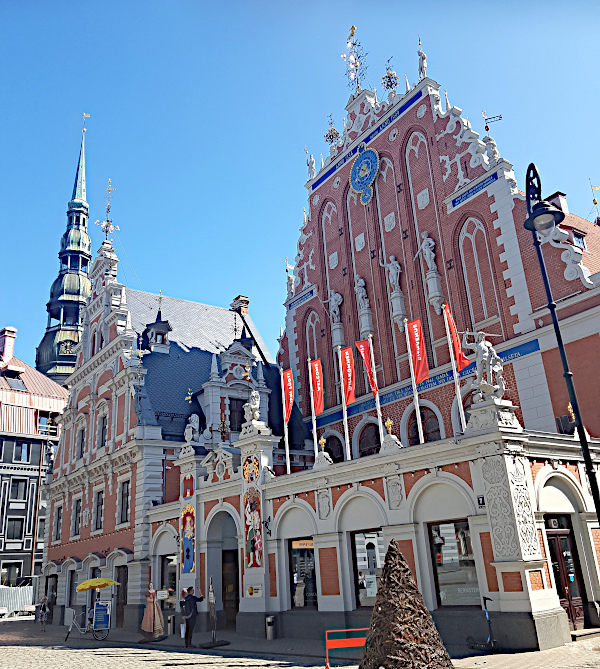 Schwarzhäupterhaus & St. Peters Kirche in Riga