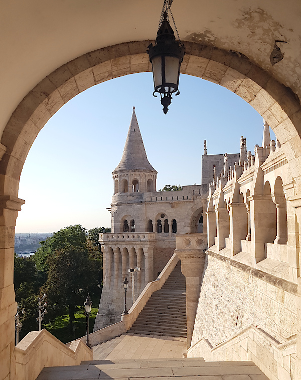 Budapest Fischereibastei bei Sonnenaufgang