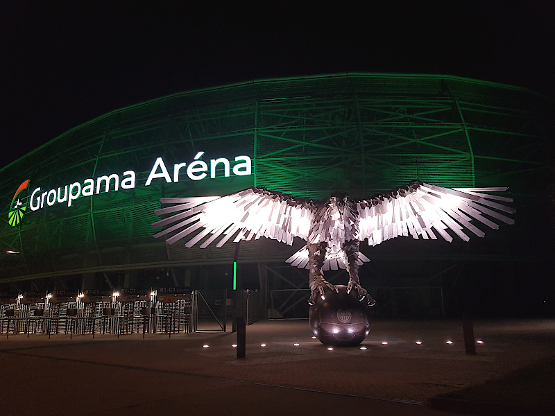 Groupama Arena bei Nacht
