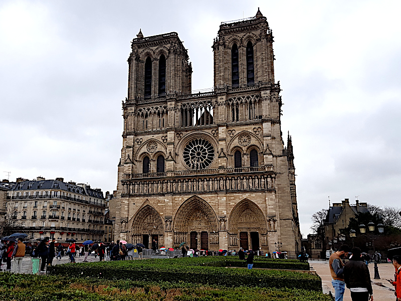 Notre Dame - Lost Place Sehenswürdigkeit für einige Jahre