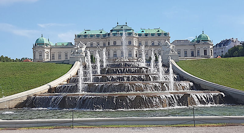 Oberes Belvedere und Springbrunnen