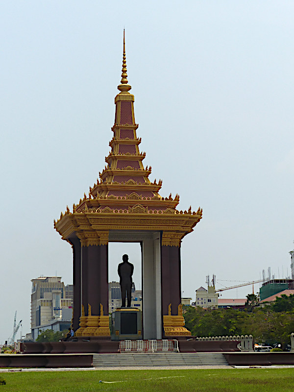 Norodom Silhanok Statue