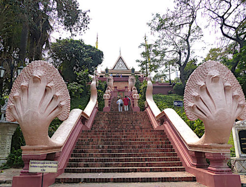 Phnom Penh Sehenswürdigkeit und Namensgeber: Wat Pho