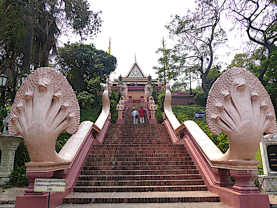 Phnom Penh Sehenswürdigkeit und Namensgeber: Wat Pho