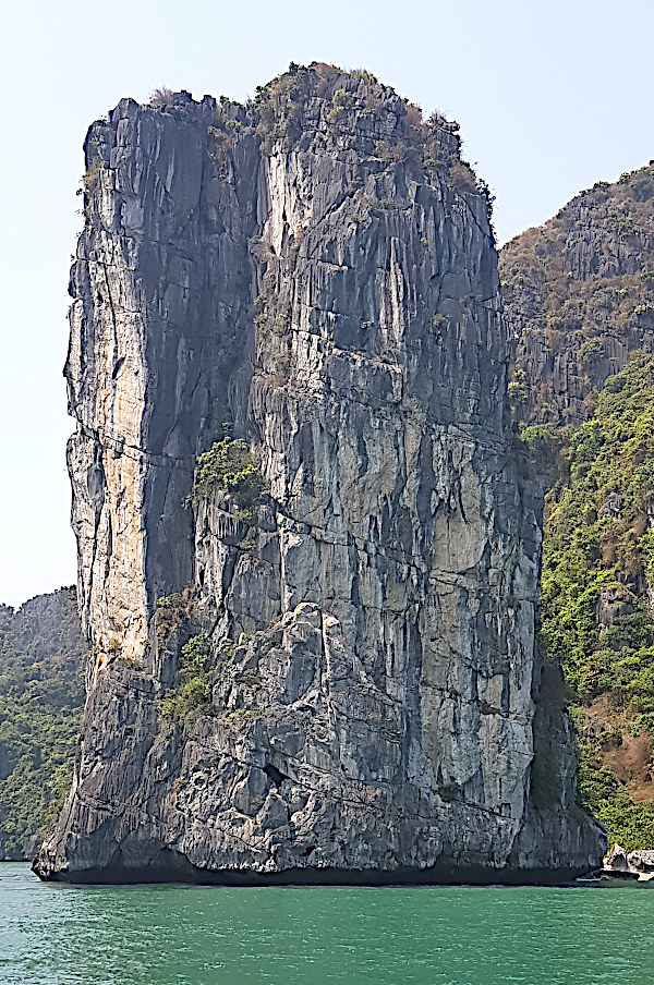 Felsen der Halong Bucht