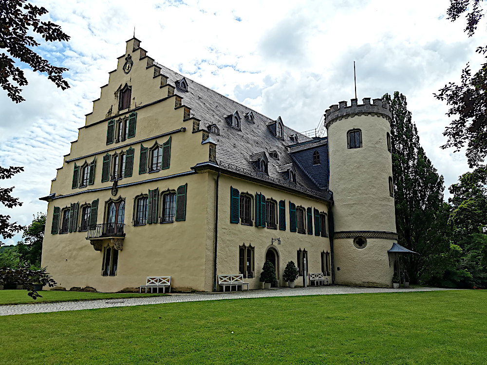 Schloss Rosenau