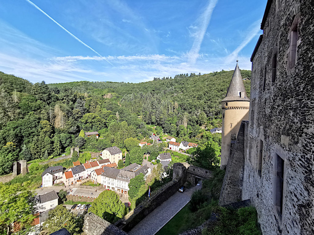 Luxemburg Tipp: Burg Vianden in der Natur